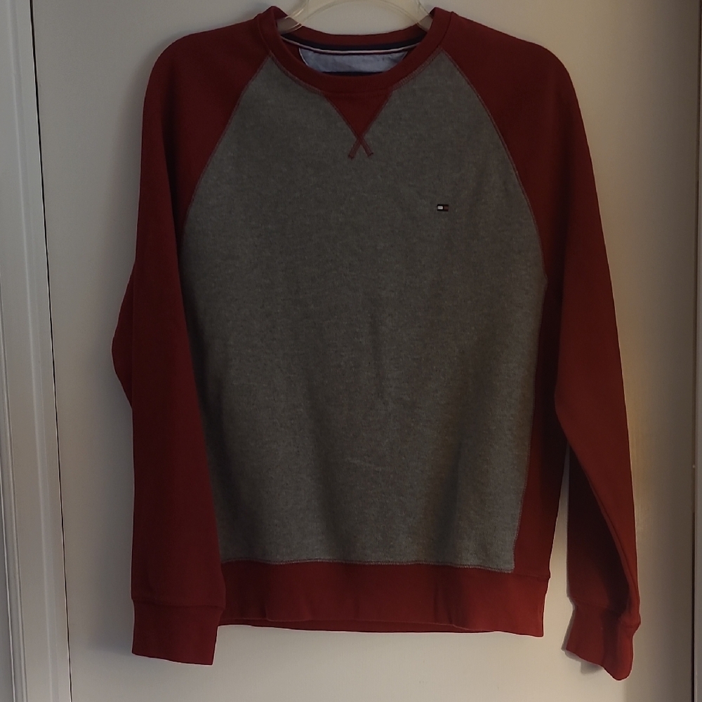 Tommy Hilfiger Men's Burgundy and Gray Crewneck Sweater